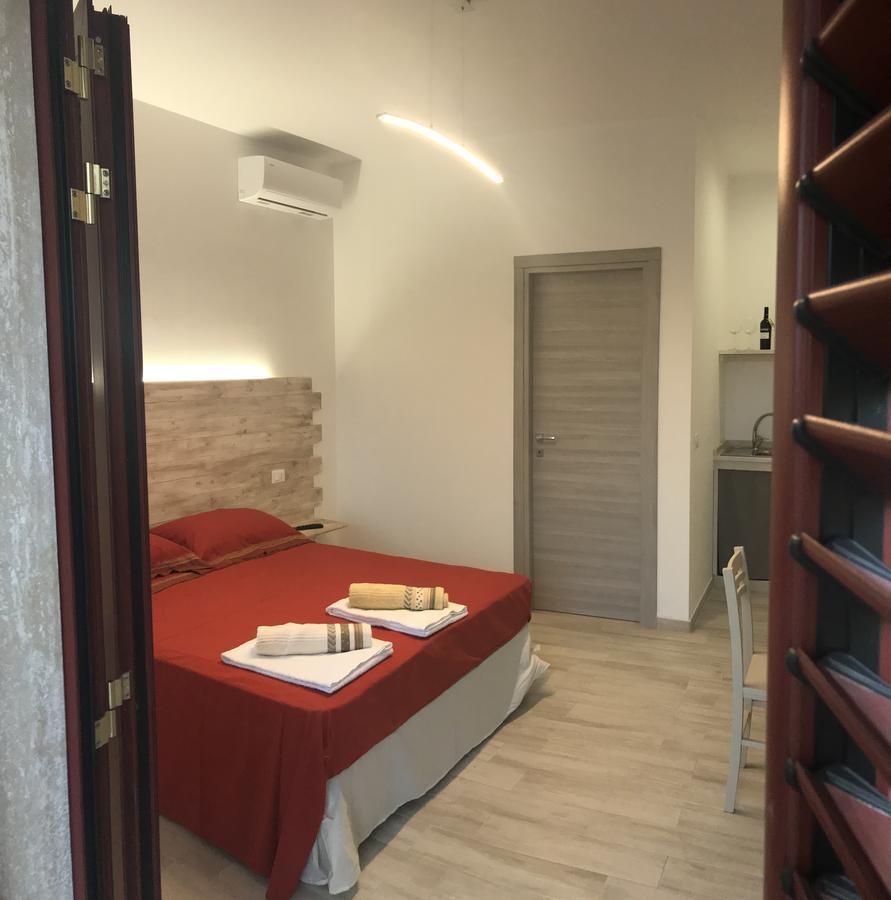 Prima Lux Apartment Leverano Luaran gambar